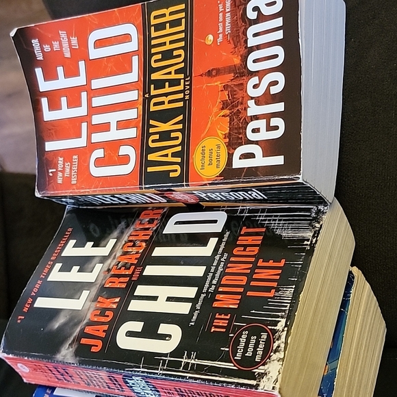 Jack Reacher Book Set - Red, Blue, Black Covers - Picture 4 of 5